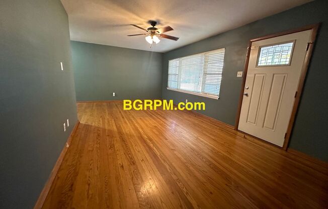 3 beds, 1 bath, $1,050