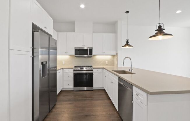 1 bed, 2 baths, 748 sqft, $4,500, Unit #102