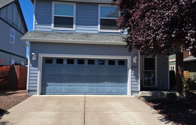 Cat Pet Friendly 3 Bed / 2.5 Bath Home Near I-5 in Albany, OR
