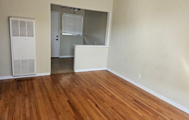 1 bed, 1 bath, 500 sqft, $1,950, Unit K