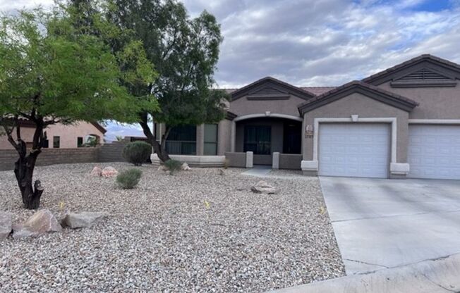 3 Bedroom Exec Home Bullhead Parkway close to River/golf, fenced yard and "Boat Deep" Garage