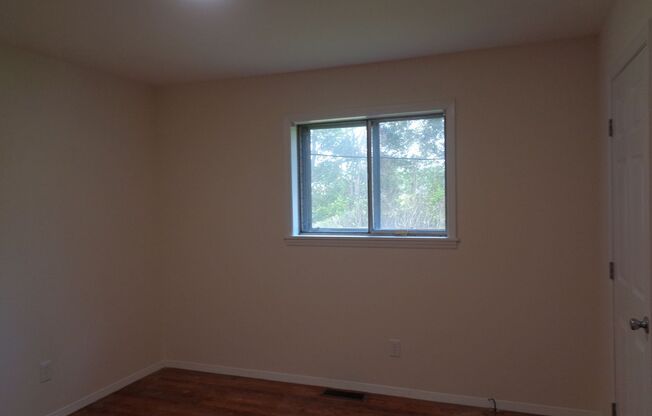 3 beds, 1 bath, $1,400