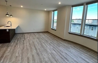 1 bed, 1 bath, $3,100, Unit Unit 205