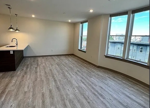 400 Dorchester Street