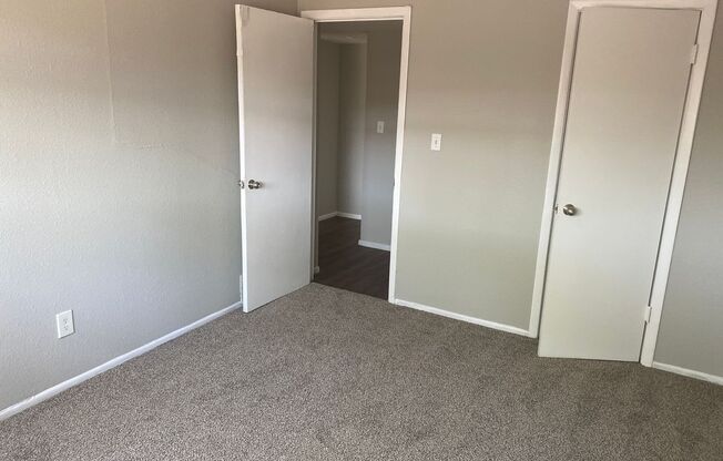 2 beds, 1 bath, 855 sqft, $850, Unit 2805-125