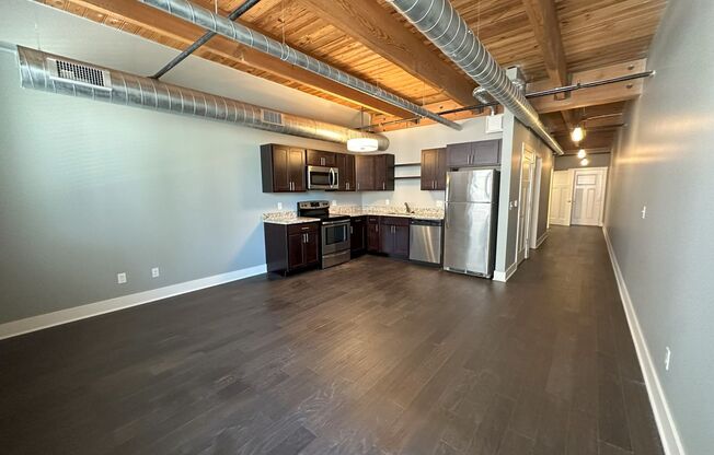 1 bed, 1 bath, 585 sqft, $1,650, Unit 217