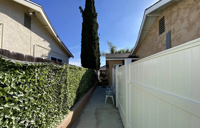 1473 LA CORTA CIR