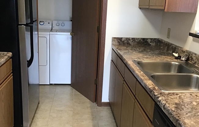 2 beds, 1 bath, $1,650