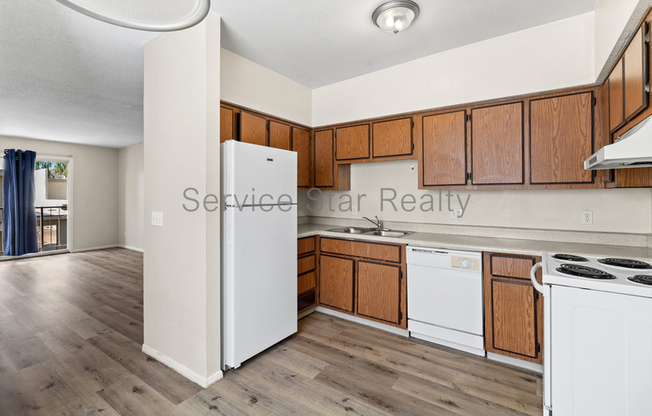 2807 E LN MARCHE AVE