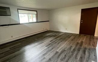 3 beds, 1 bath, 1,040 sqft, $950, Unit 10