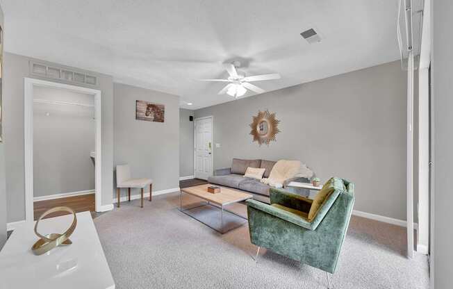 Resort Style Living Rooms at Shillito Park Apartments, Kentucky, 40503