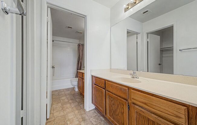 1 bed, 1 bath, $1,175, Unit Unit 1019