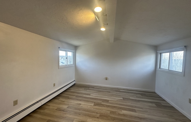 3 beds, 2.5 baths, 1,380 sqft, $3,500, Unit 5