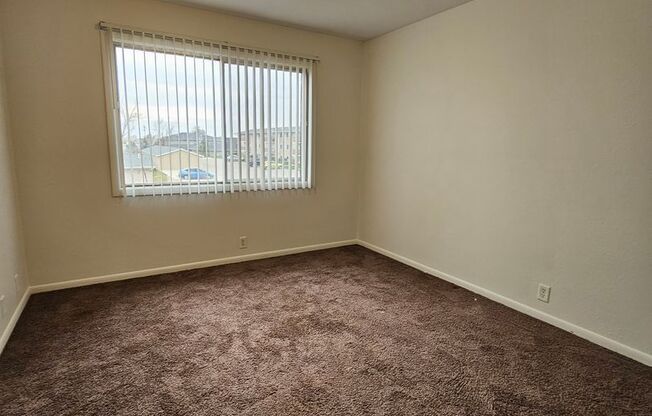 2 beds, 1.5 baths, 830 sqft, $925, Unit 3620 W4