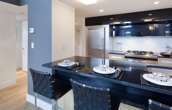 2 beds, 2 baths, $4,500, Unit 3B