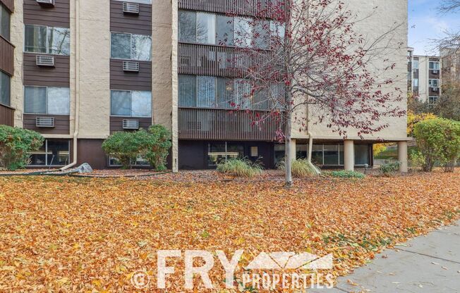 2 beds, 2 baths, $2,200, Unit Unit #101