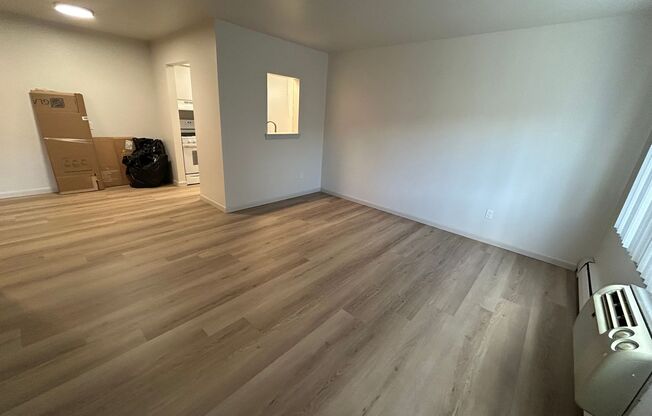 1 bed, 1 bath, $995, Unit 250