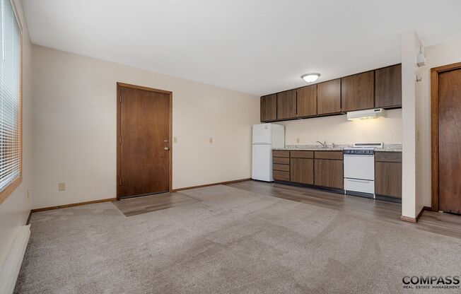 1 bed, 1 bath, 500 sqft, $975, Unit 13