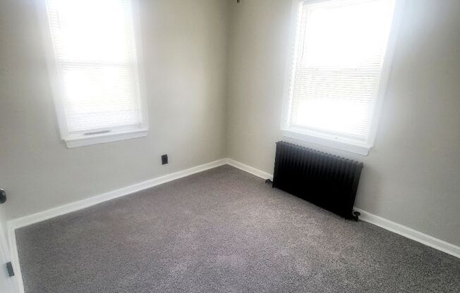 2 beds, 1 bath, 700 sqft, $1,350, Unit 03-3220