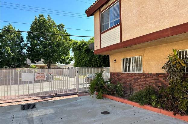 11233 BARNWALL ST