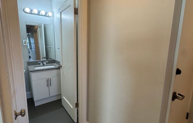 1 bed, 1 bath, 606 sqft, $1,595, Unit 420