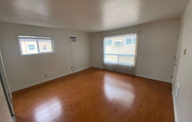 Studio, 1 bath, 400 sqft, $850, Unit S #1