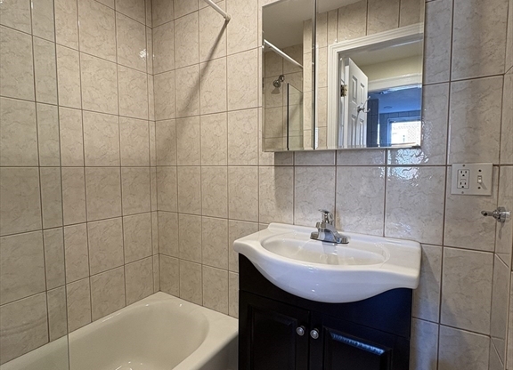 4 beds, 2 baths, 1,200 sqft, $6,000, Unit 202