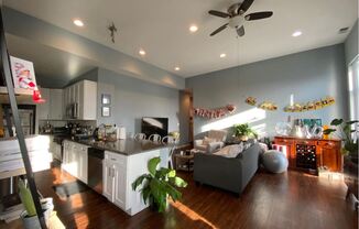 1057 W GRAND