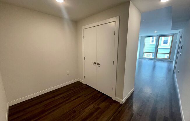 1 bed, 1 bath, 593 sqft, $2,149, Unit Unit 404
