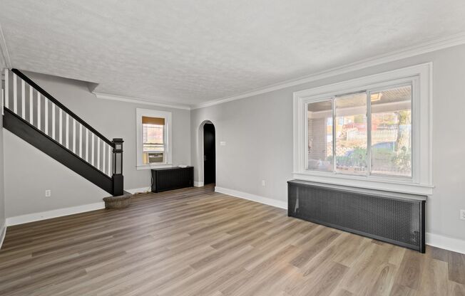 Beautiful 3 Bedroom House in Carrick Available May 1!