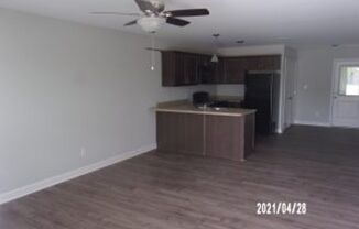 3 beds, 2 baths, 987 sqft, $1,250, Unit Unit 7