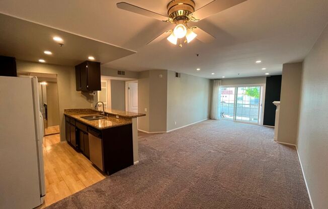 S of the Blvd condo w/upgrades, appliances, gym, parking + more!