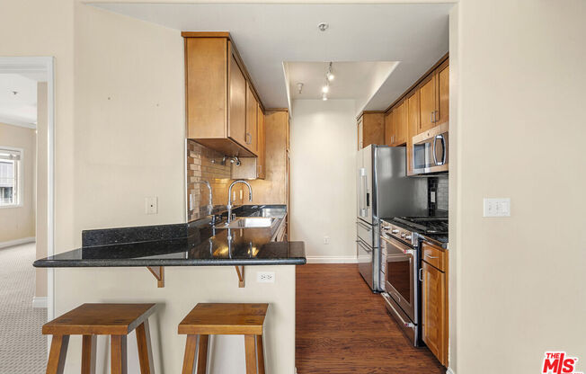 3 beds, 3 baths, 1,350 sqft, $5,800, Unit 301