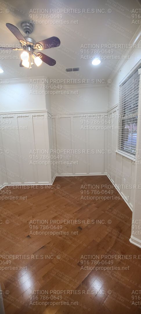 Roseville (Highland Park) 3 Bed Plus Den/Office, 2 Bath - 2 000+sqft, 2Car- Single Story - Gardener Included!