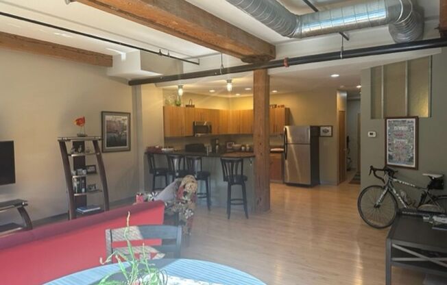 2 beds, 1 bath, 1,054 sqft, $1,800, Unit 207