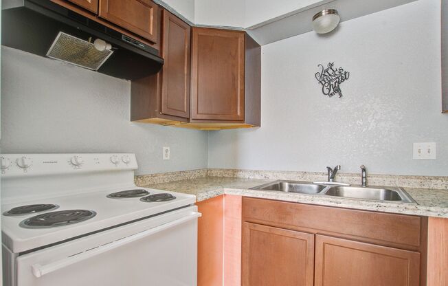 1 bed, 1 bath, 613 sqft, $850, Unit F2