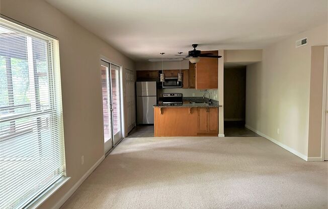 2 beds, 2 baths, 1,068 sqft, $1,665, Unit 1111LsA