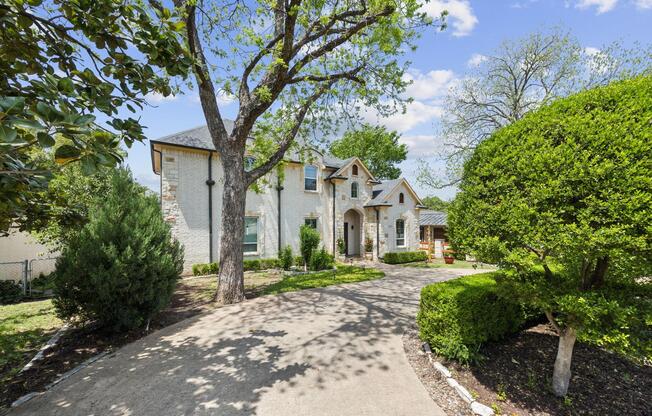 8525 BRIARWOOD LN
