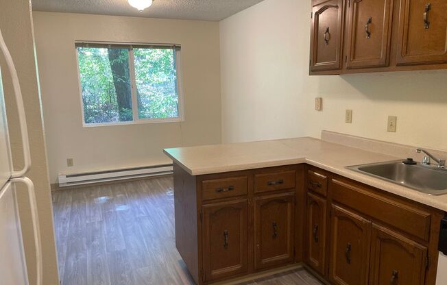 2 beds, 1 bath, 920 sqft, $1,500, Unit 7619-04