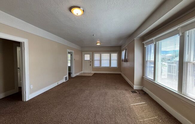 739 S Arthur