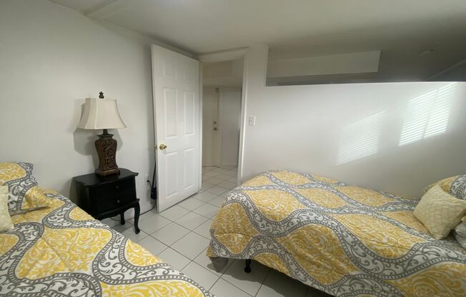 1 bed, 1 bath, 600 sqft, $1,200, Unit 2655 Eldridge Avenue