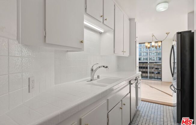 2 beds, 2 baths, 1,017 sqft, $3,600, Unit 701