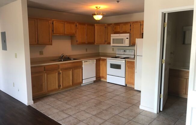 2 beds, 1.5 baths, 850 sqft, $1,450, Unit 5781 #1