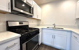 1 bed, 1 bath, $1,900, Unit 06