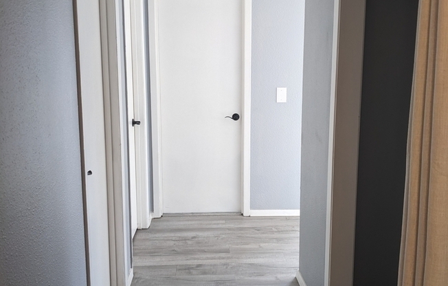519 N 105 ST