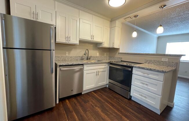 Spacious Downstairs 2 Bed 1 Bath in Gorgeous Gated Community