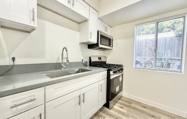 475 E FOOTHILL