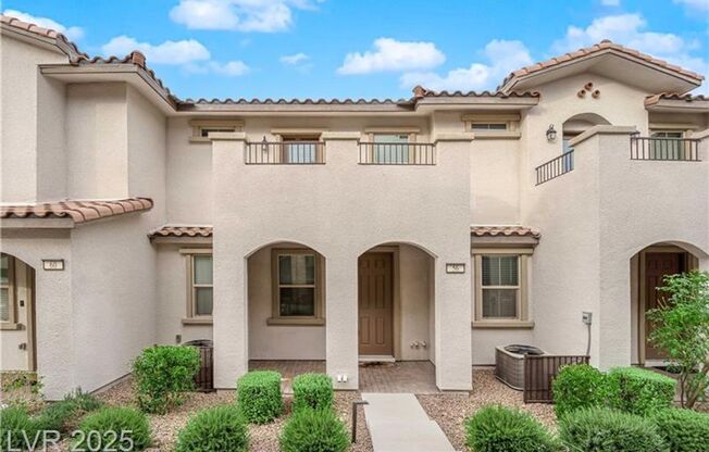 GORGEOUS FURNISHED TOWNHOME IN SUMMERLIN!!!