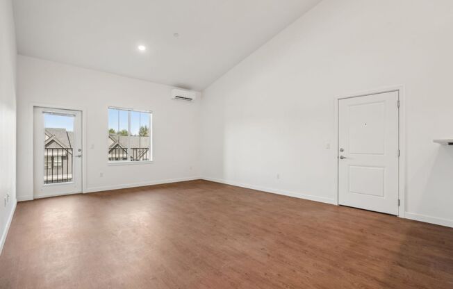3 beds, 2 baths, 1,329 sqft, $2,199, Unit 67