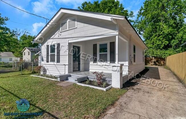 Lovely 2 bedroom / 1 bathroom home now available for rent!
